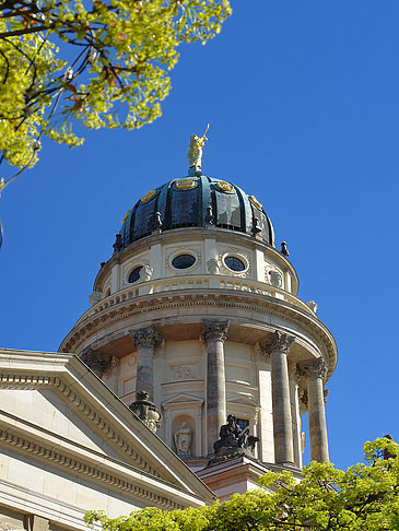 Fotos Französischer Dom mit Bäumen | Berlin