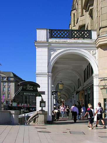 Jungfernstieg und Alster Arkaden Foto 