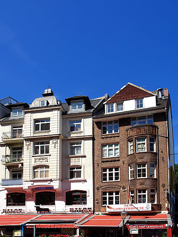 Fotos Straßencafes am Hafen