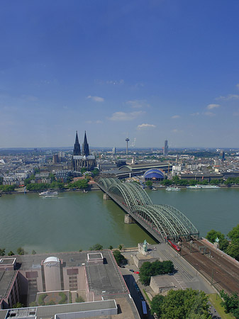 Foto Hohenzollernbrücke und Kölner Dom