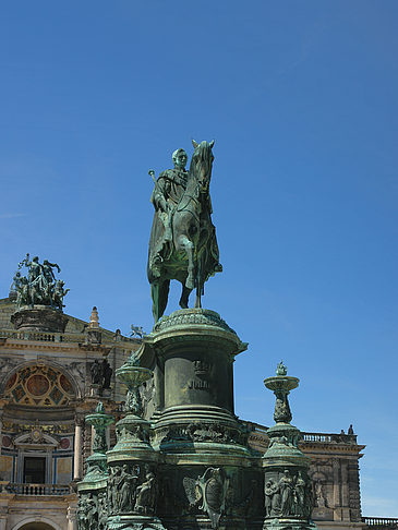 König-Johann-Statue Fotos