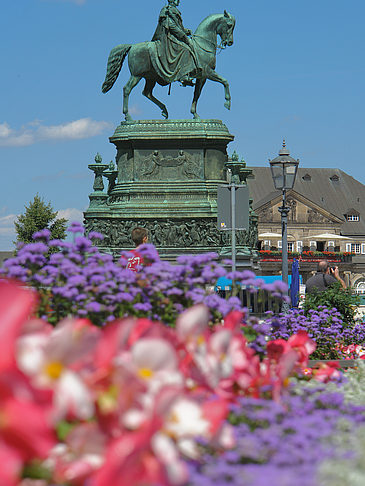 Foto König-Johann-Statue