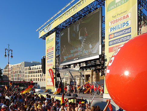 Fotos Bühne auf dem Fanfest | Berlin