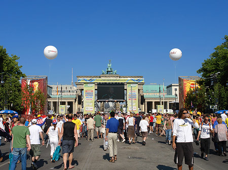 Foto Fanmeile am Brandenburger Tor - Berlin