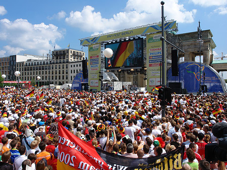 Foto Fanfest - Menchenmasse - Berlin