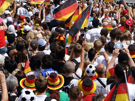 Fanfest - Menchenmasse Foto 