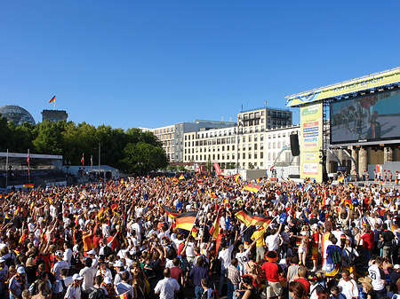 Foto Fanmeile am Reichstag