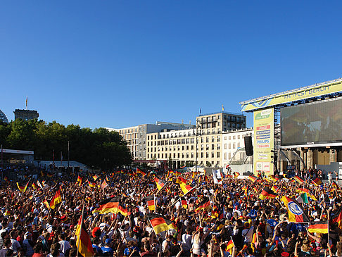 Fanmeile am Reichstag Fotos