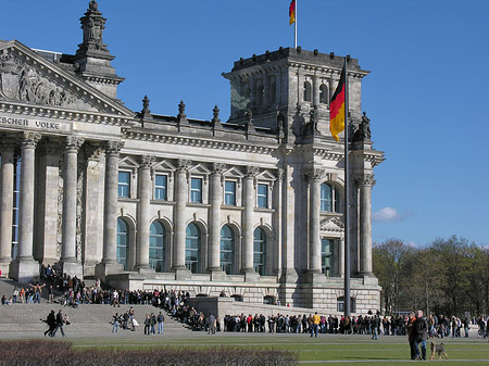 Foto Touristen am Reichstag