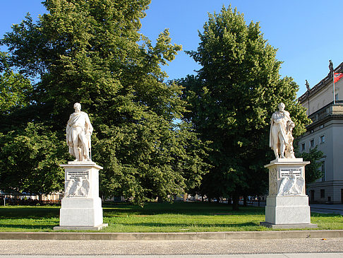 Foto Bebelplatz und Park - Berlin