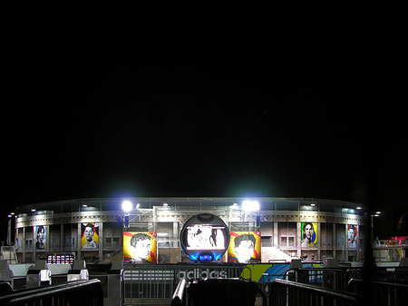 Fotos World of Football bei Nacht