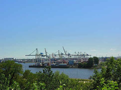 Altonaer Balkon mit Blick auf den Hafen
