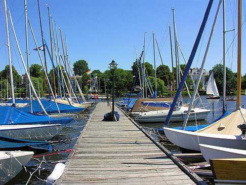 Bootsverleih und Hafen auf der Außenalster Foto 