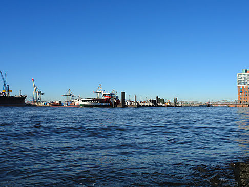 Foto Blick auf den Hafen - Hamburg