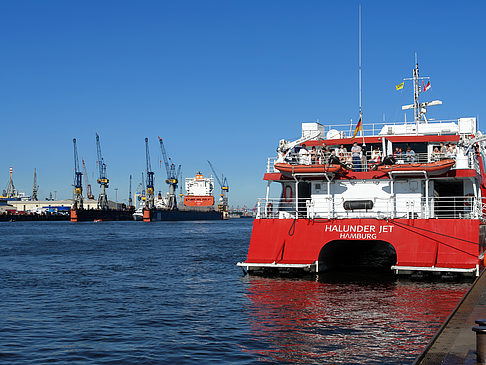 Fotos Landungsbrücken und Schiffe | Hamburg