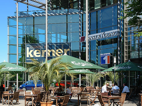 Straßencafe in Harvestehude Foto 