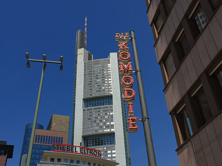 Foto Commerzbank hinter Komödie