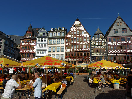Römer mit Schirmen Foto 
