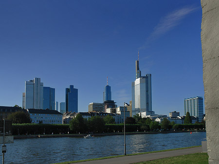 Fotos Skyline von Frankfurt mit Obelisk | Frankfurt am Main