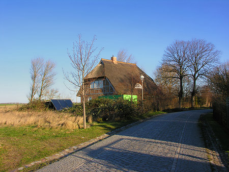 Straße zum Dorf