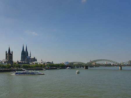 Fotos Kölner Dom und Groß St Martin auf Rheinufer | Köln