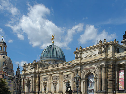 Frauenkirche und Kunstakademie