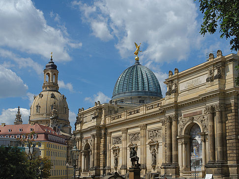Frauenkirche und Kunstakademie Foto 