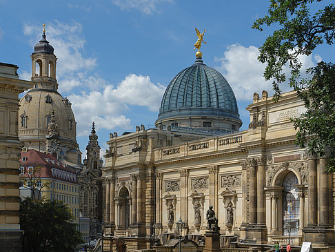 Frauenkirche und Kunstakademie
